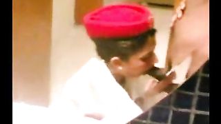 آه يا حبيبي! مغامرة مضيفة طيران الإمارات في الفندق مع الطيار - سكس