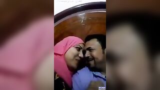 قبلات روعة وجميلة مش ممكن تفتكرها - سكس